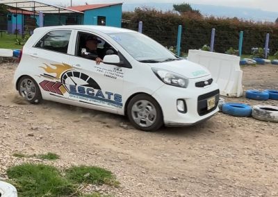 Curso de conducción avanzado de automóviles. Para conductores de vehículos de rescate, ambulancias, conductores profesionales